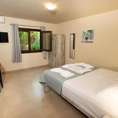 Lava Beach Suites Agia Galini Buitenkant foto