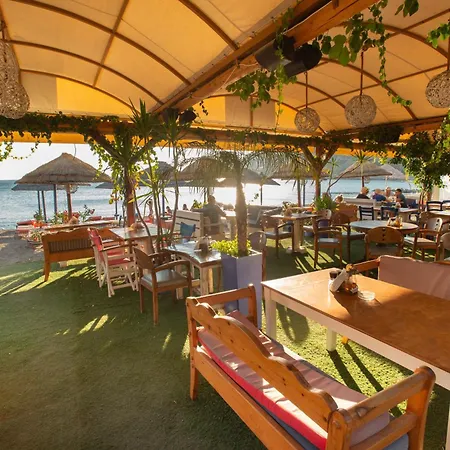 Lava Beach Suites Agia Galini Buitenkant foto