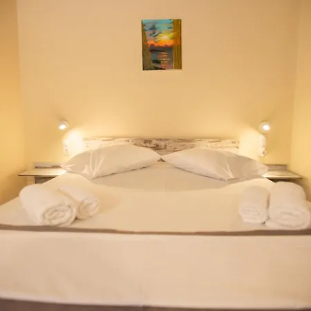 Lava Beach Suites Agia Galini Buitenkant foto