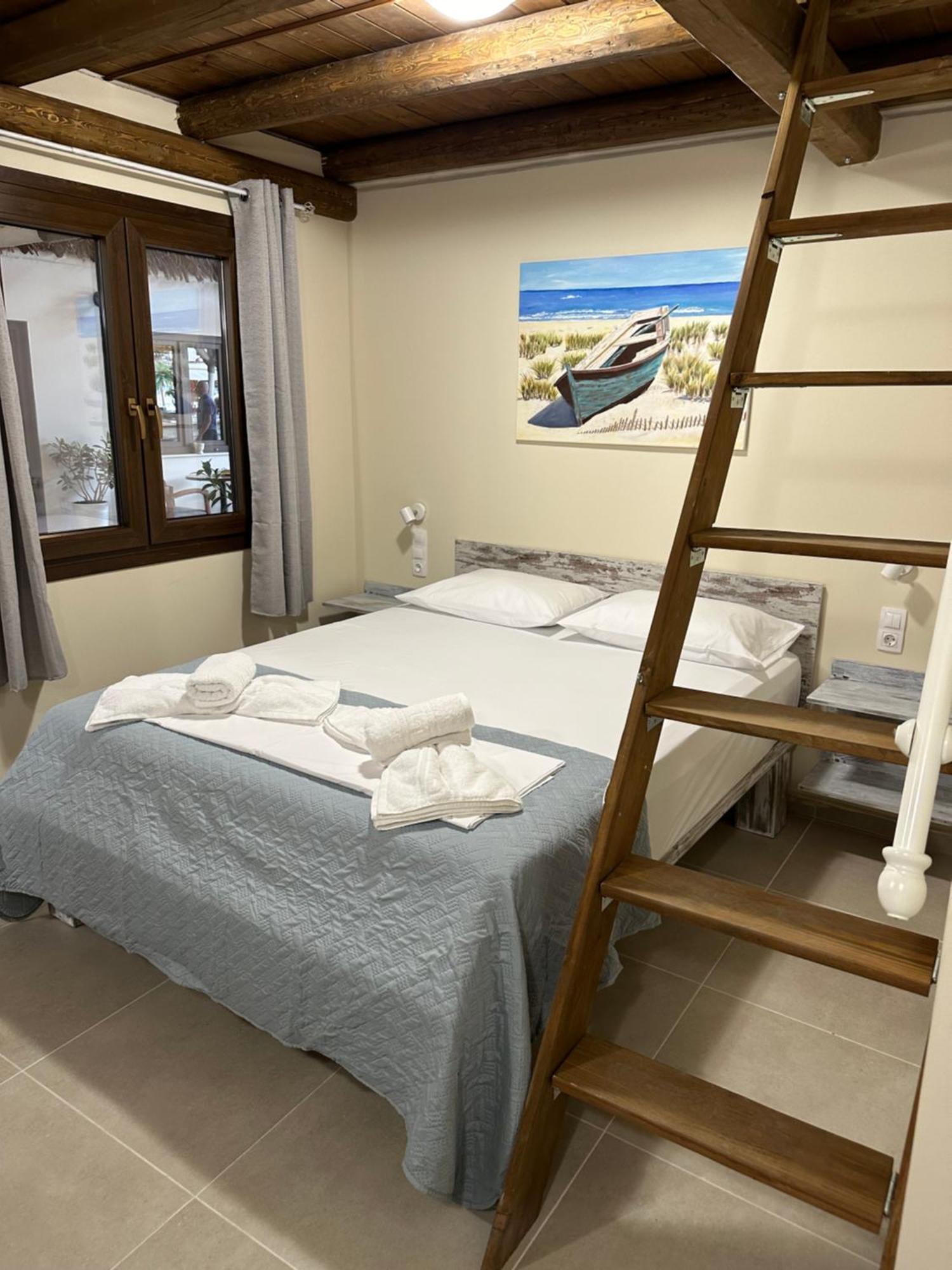 Lava Apartment Agia Galini (Crete)