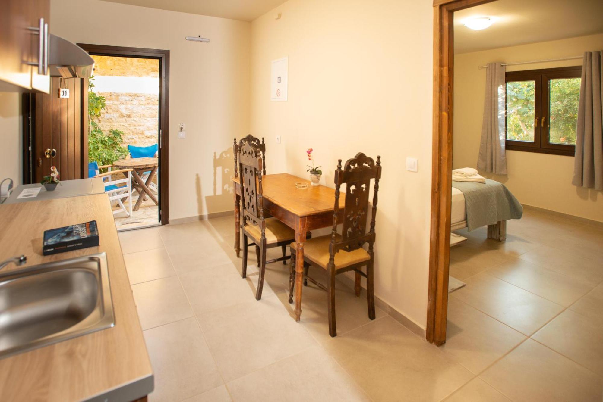 Lava Apartment Agia Galini